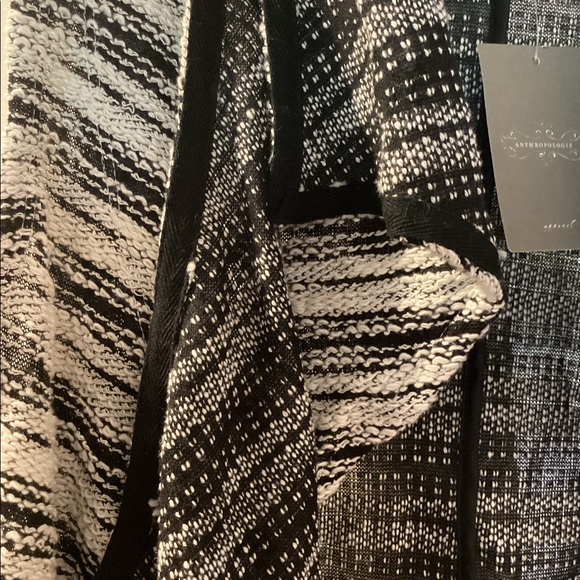 Black & white textured Anthropologie vest with black trim. Size M. New with tag. - Picture 3 of 5